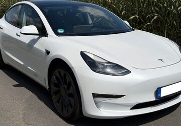Tesla Model 3 85.602 km 31.998 &euro; Oberhausen 46244