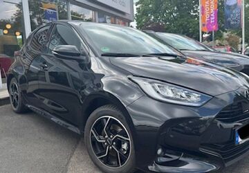 Toyota Yaris 2.535 km 22.700 &euro; Gelsenkirchen 45891