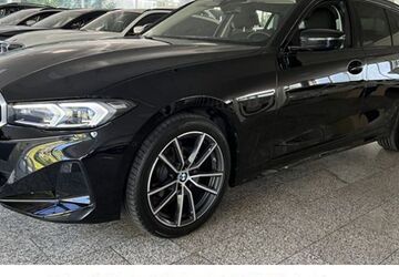 BMW 318 18.609 km 33.985 &euro; Wuppertal 42329