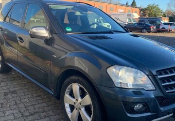 Mercedes-Benz ML 300 348.500 km 5.200 &euro; Gelsenkirchen 45881