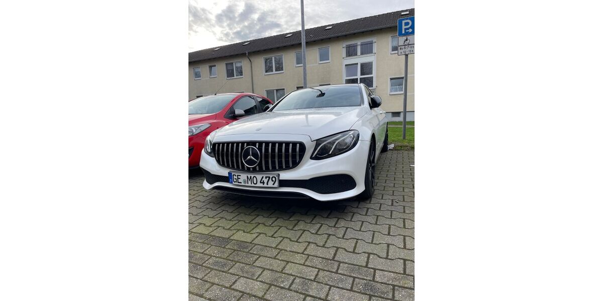 Mercedes-Benz 220 118.900 km 22.999 &euro; Gelsenkirchen 45889